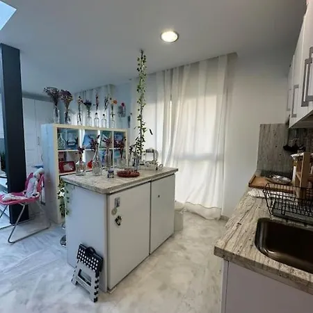 Atico Triana Con Terraza Apartamento Sevilha