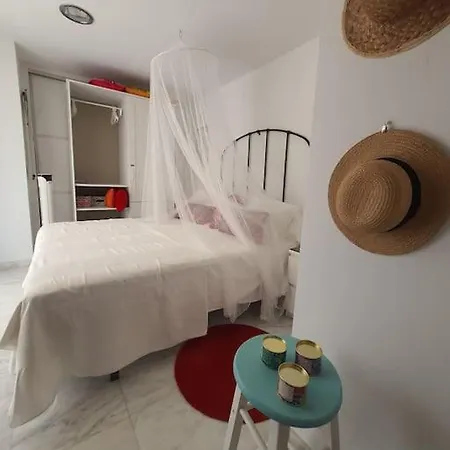 Atico Triana Con Terraza 아파트
